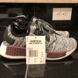 ORDERED FROM WANELO, NOT REAL ADIDAS